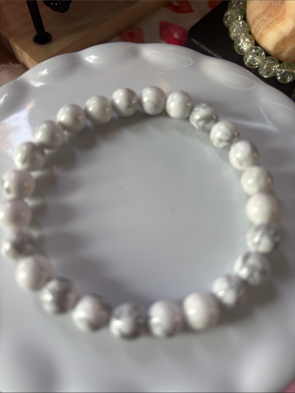 White Howlite Bead Stretch 8mm Bracelet - Classic Marble Look